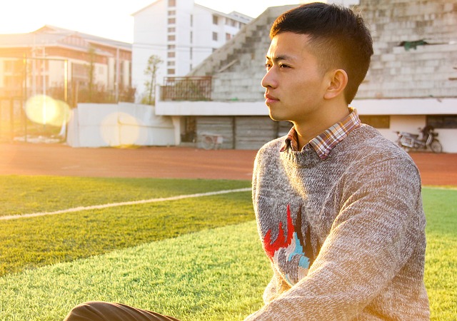 student na stadionu